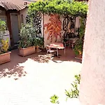 Agora Deluxe