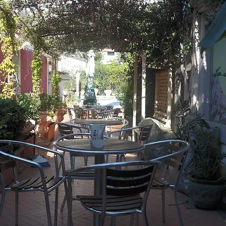 Hostel Agora Deluxe