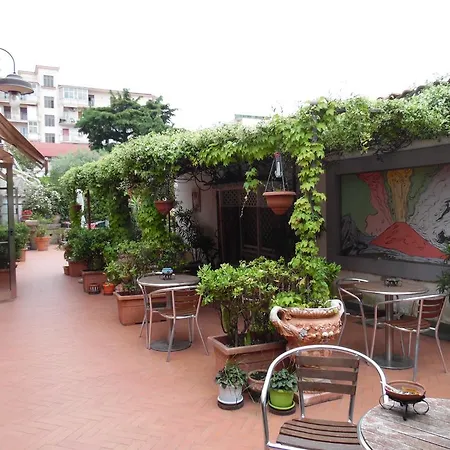 Agora Deluxe Hostel Pompei