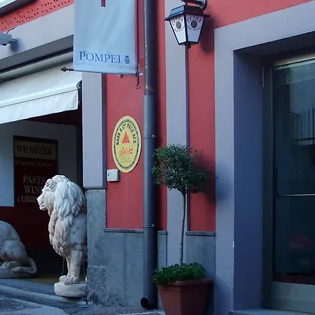 Agora Deluxe Hostel *