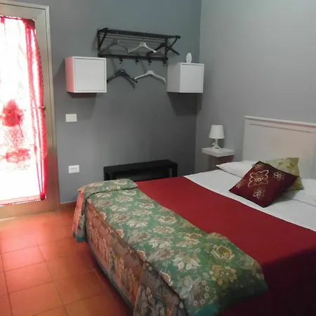 Hostel Agora Deluxe *