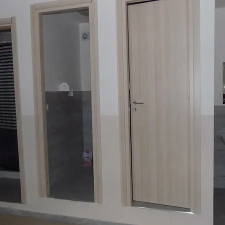 Agora Deluxe Hostel *